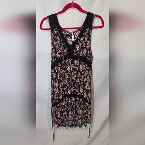 Exhilaration Women’s Dark Floral High Low Crochet Trim Dress Womans Size M
